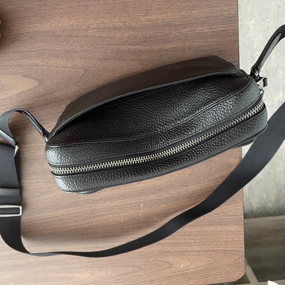 Coach Camera Bag Black - Picture 3 of 11